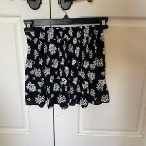 black flowy skirt🌸🤍